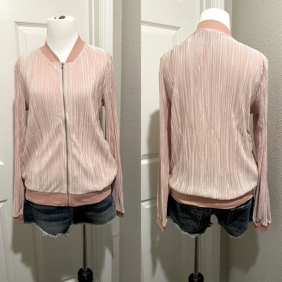 Forever 21 Blush Pleated Zip Up Jacket - Picture 2 of 6